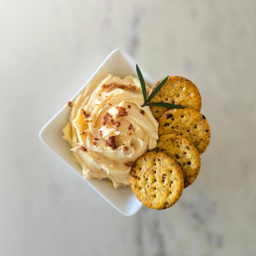 Cheddar Gruyere Smokey Bacon Spreadable Cheese